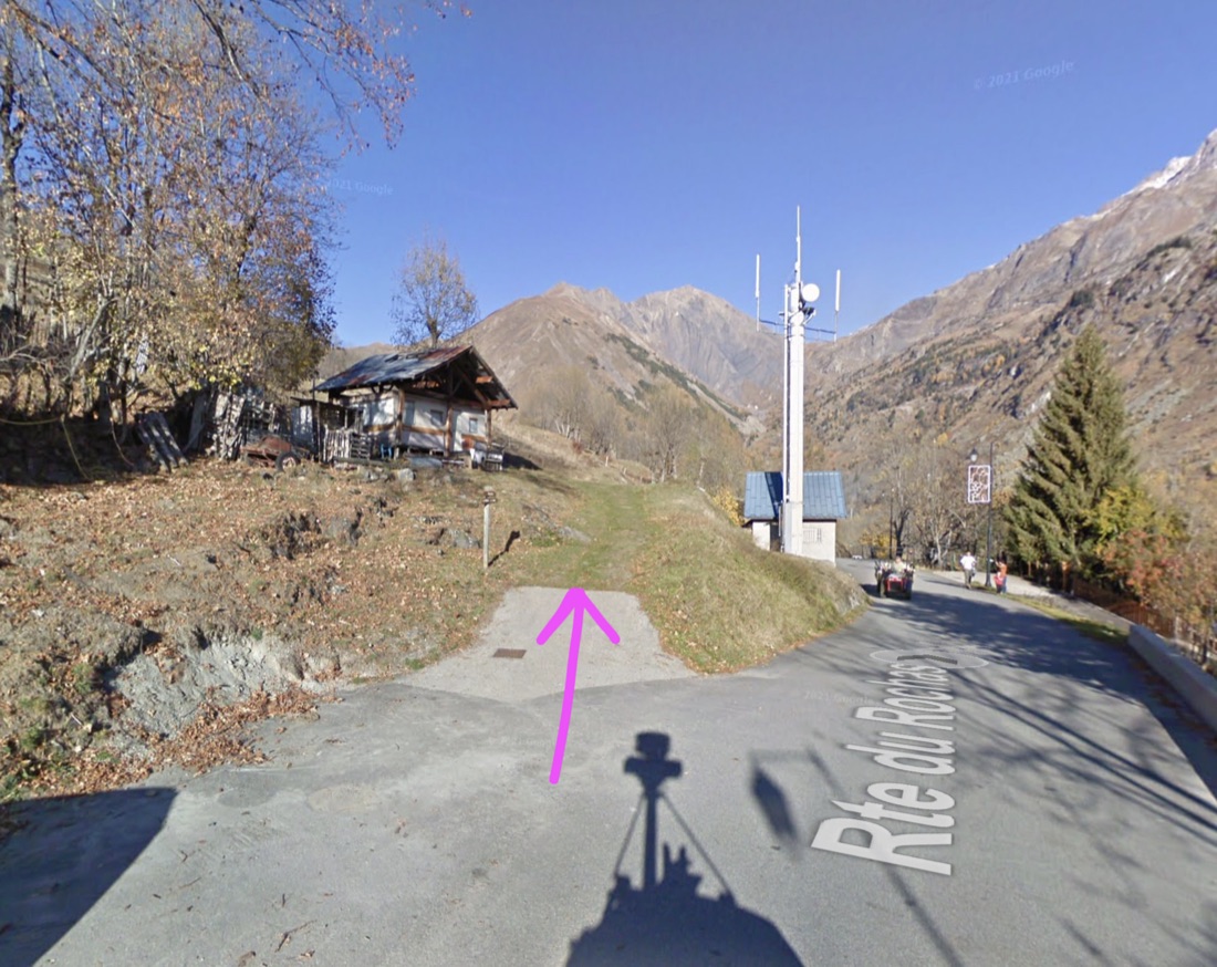 Where the footpath to Le Collet starts on Rte du Rochas